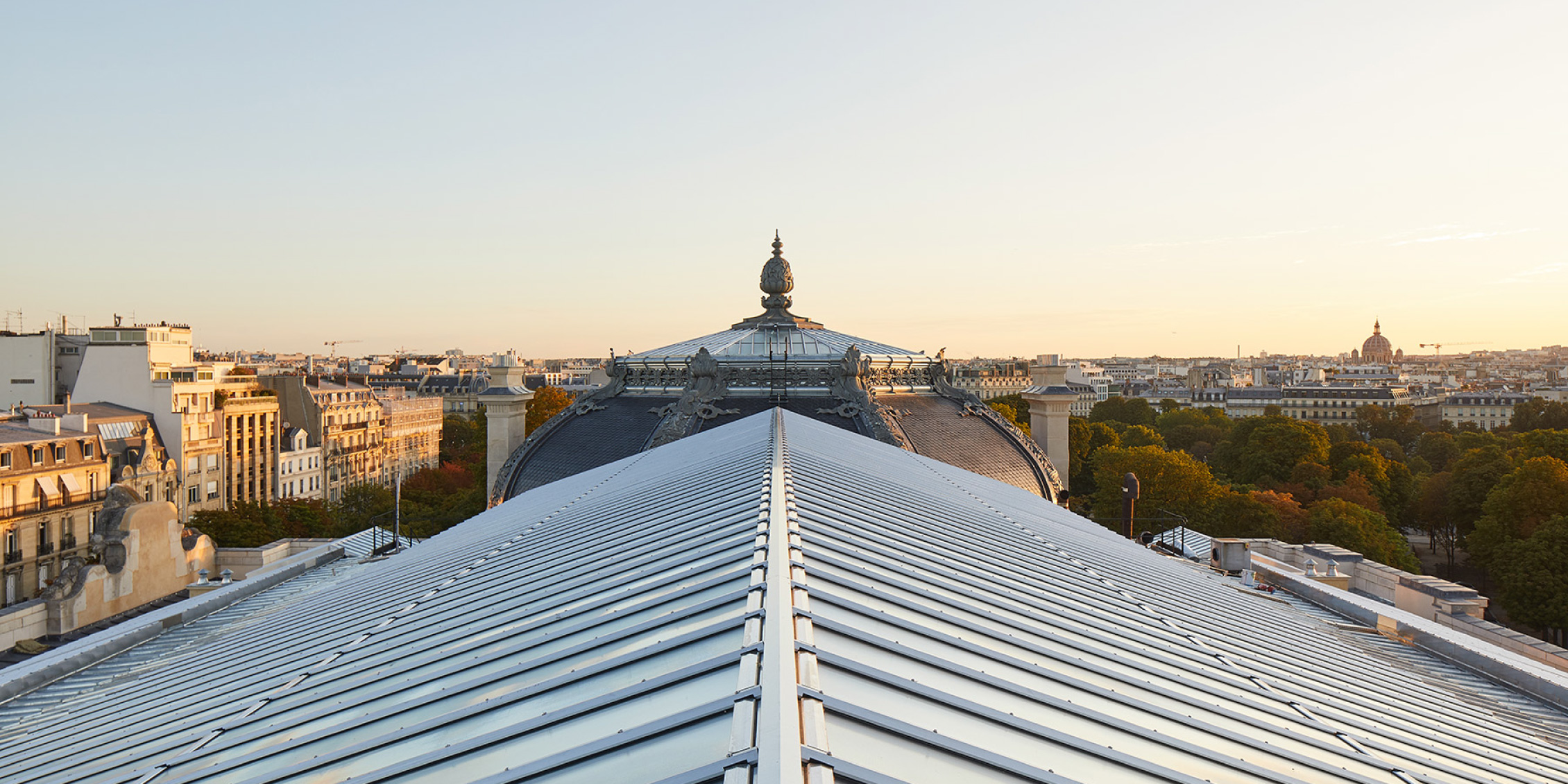Table en chêne réalisée par L’Établissement