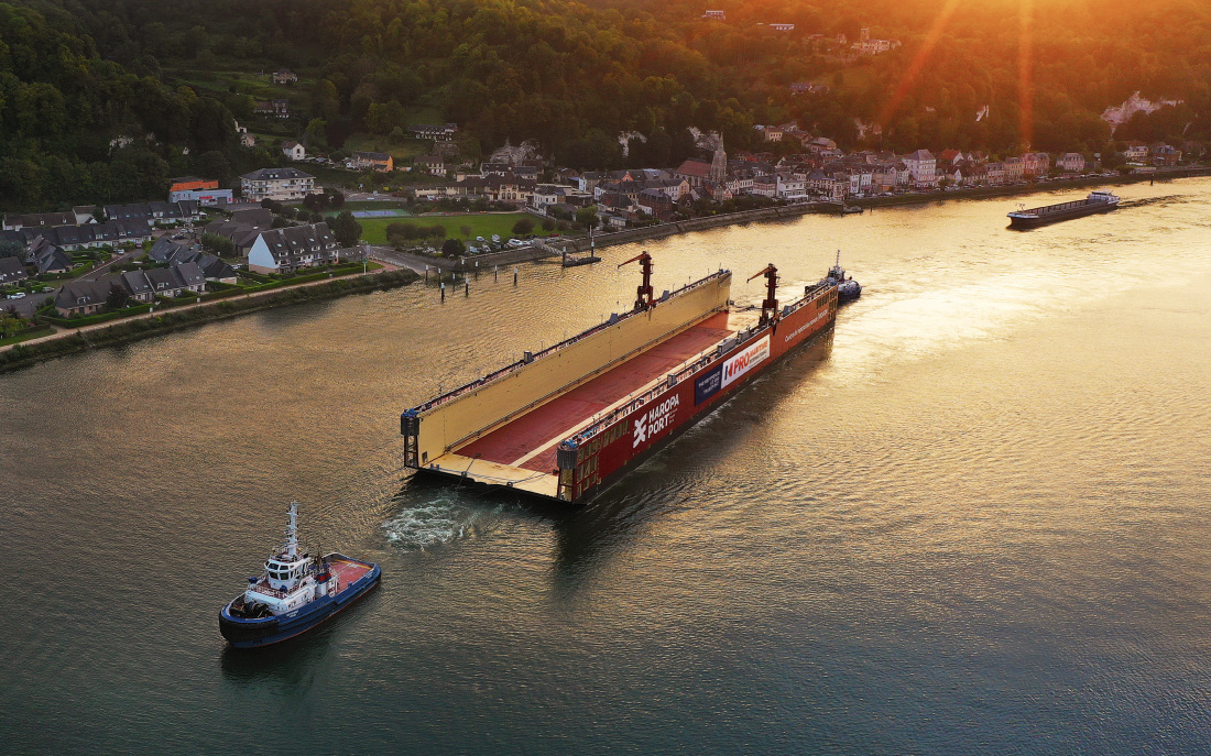 Dock déplacé par Promaritime avec signalétique grand format conçue par Piéplu