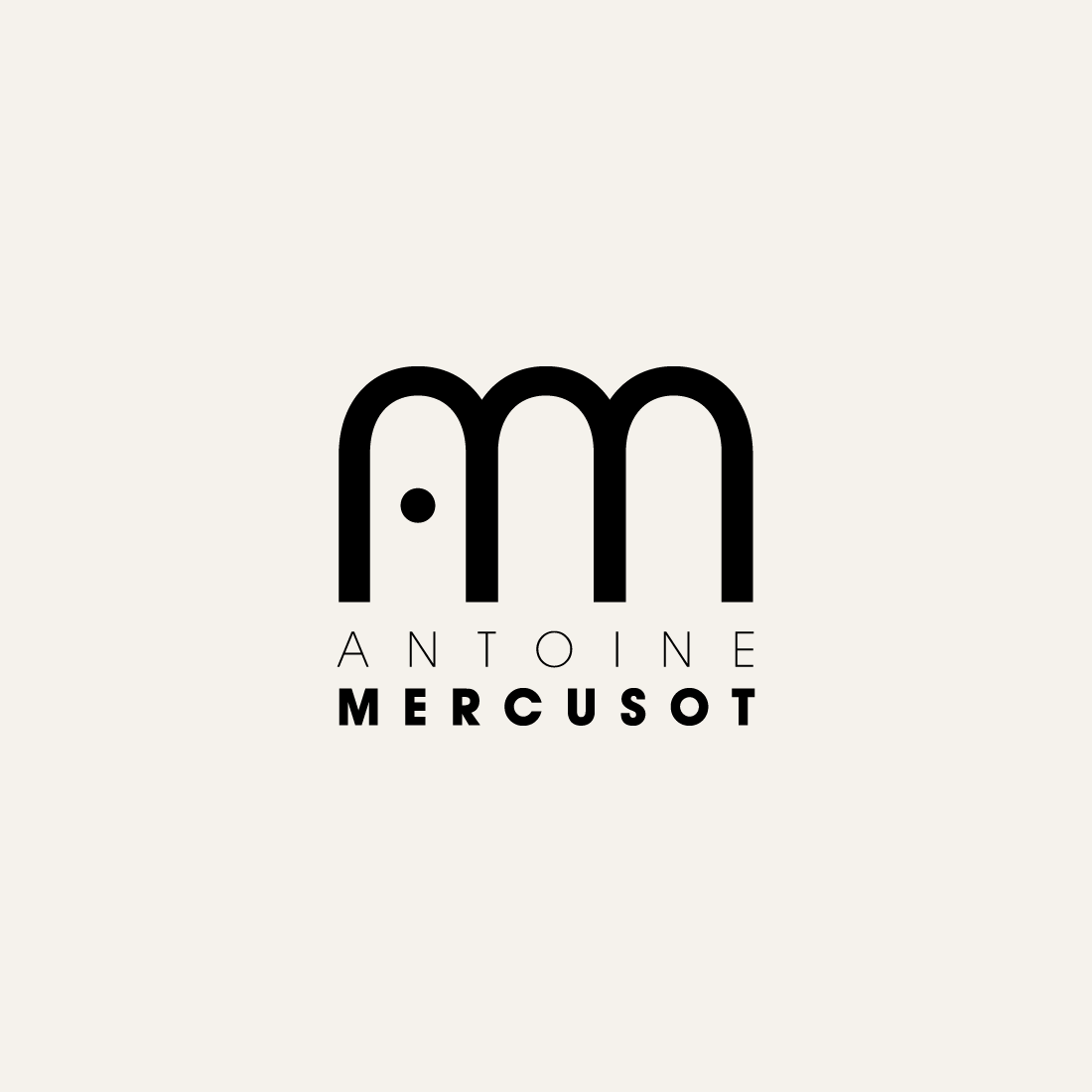 Logo du photographe Antoine Mercusot créé par Piéplu